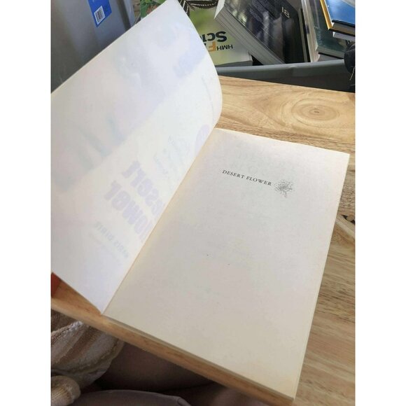 "Desert Flower: The Extraordinary Journey of a Desert Nomad" by Waris Dirie - Picture 2 of 4